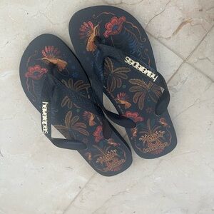 Havaianas Black and Gold Floral Flip Flops